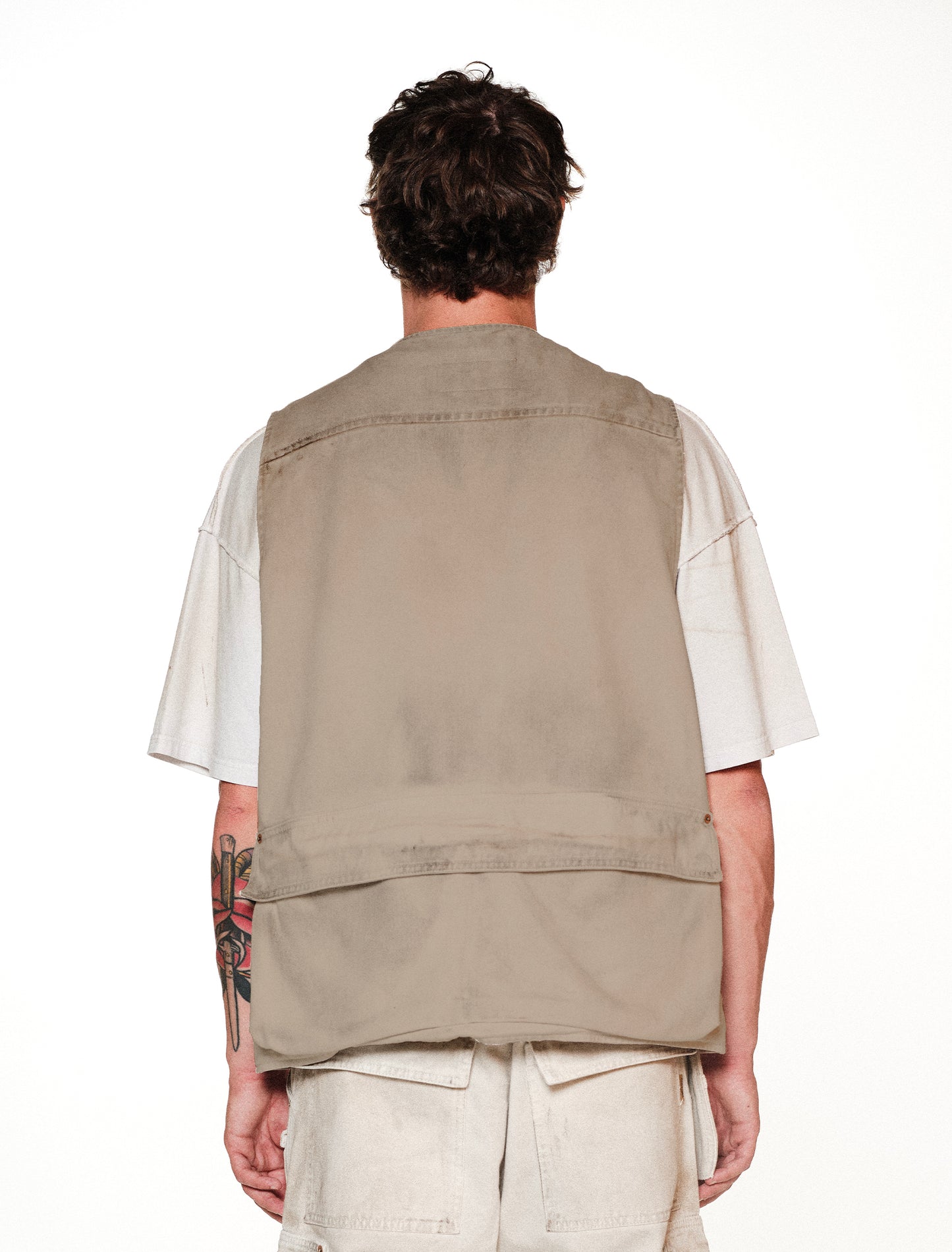 A070 POCKETED VEST SAND