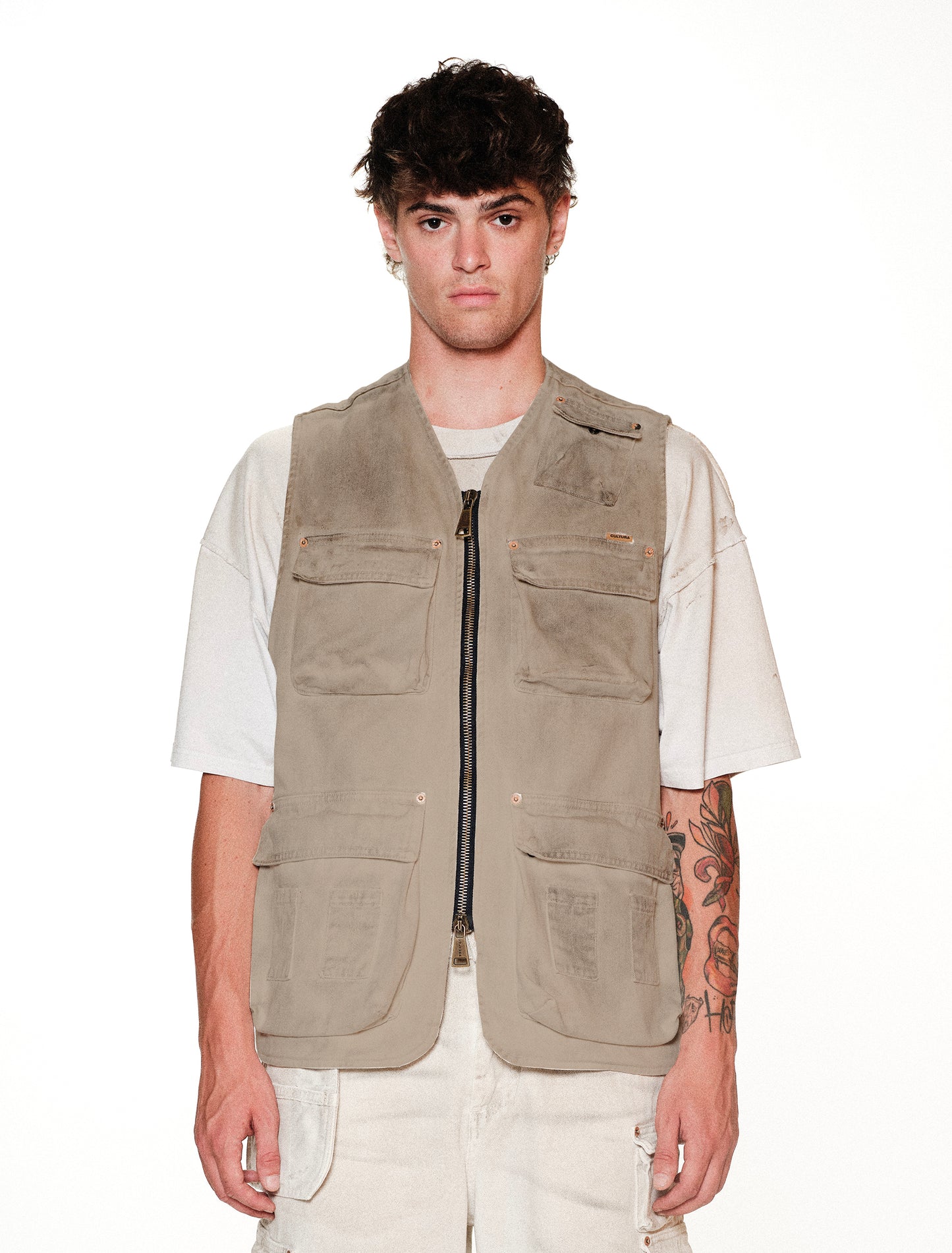 A070 POCKETED VEST SAND