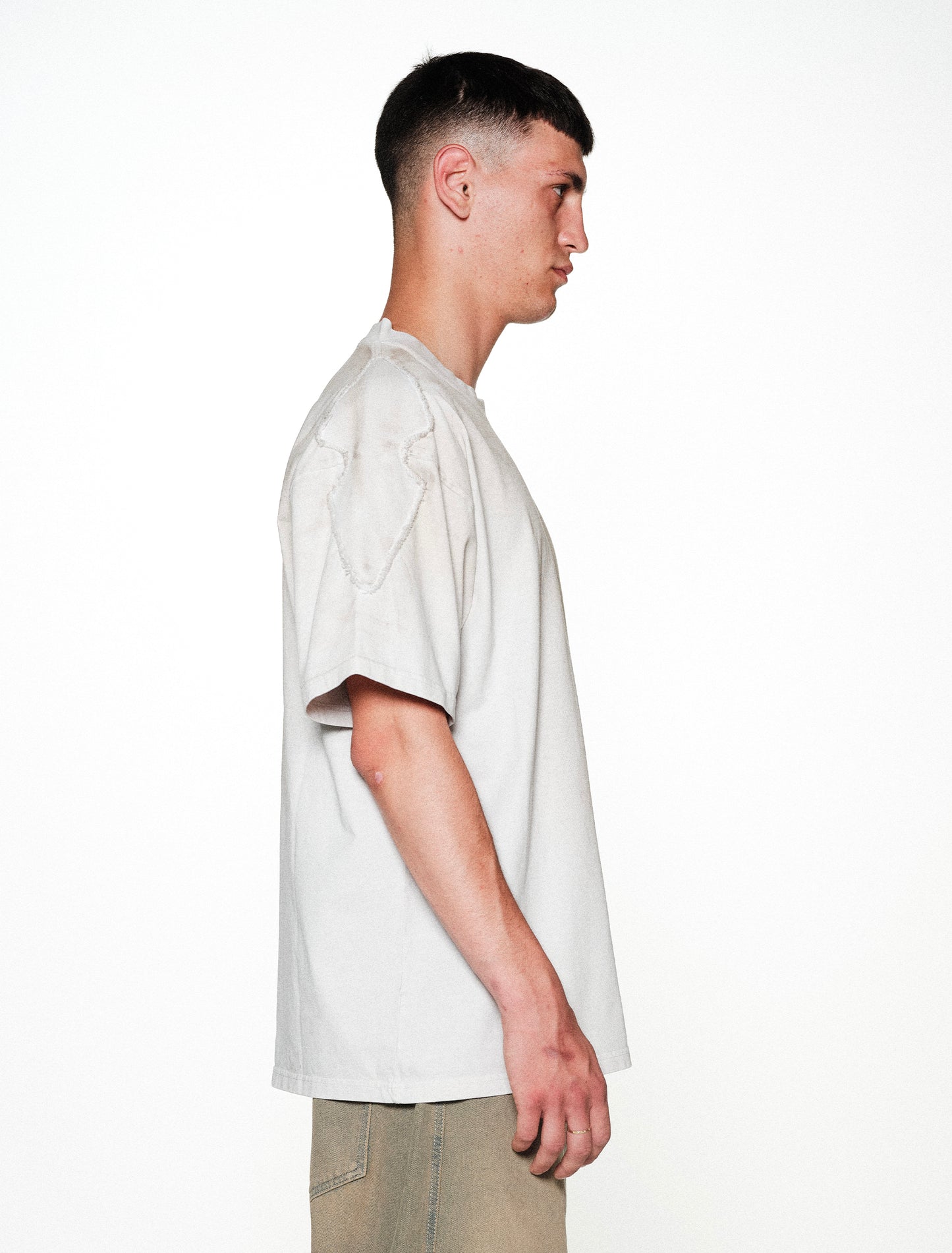 A008 BIKER TEE DIRTY WHITE