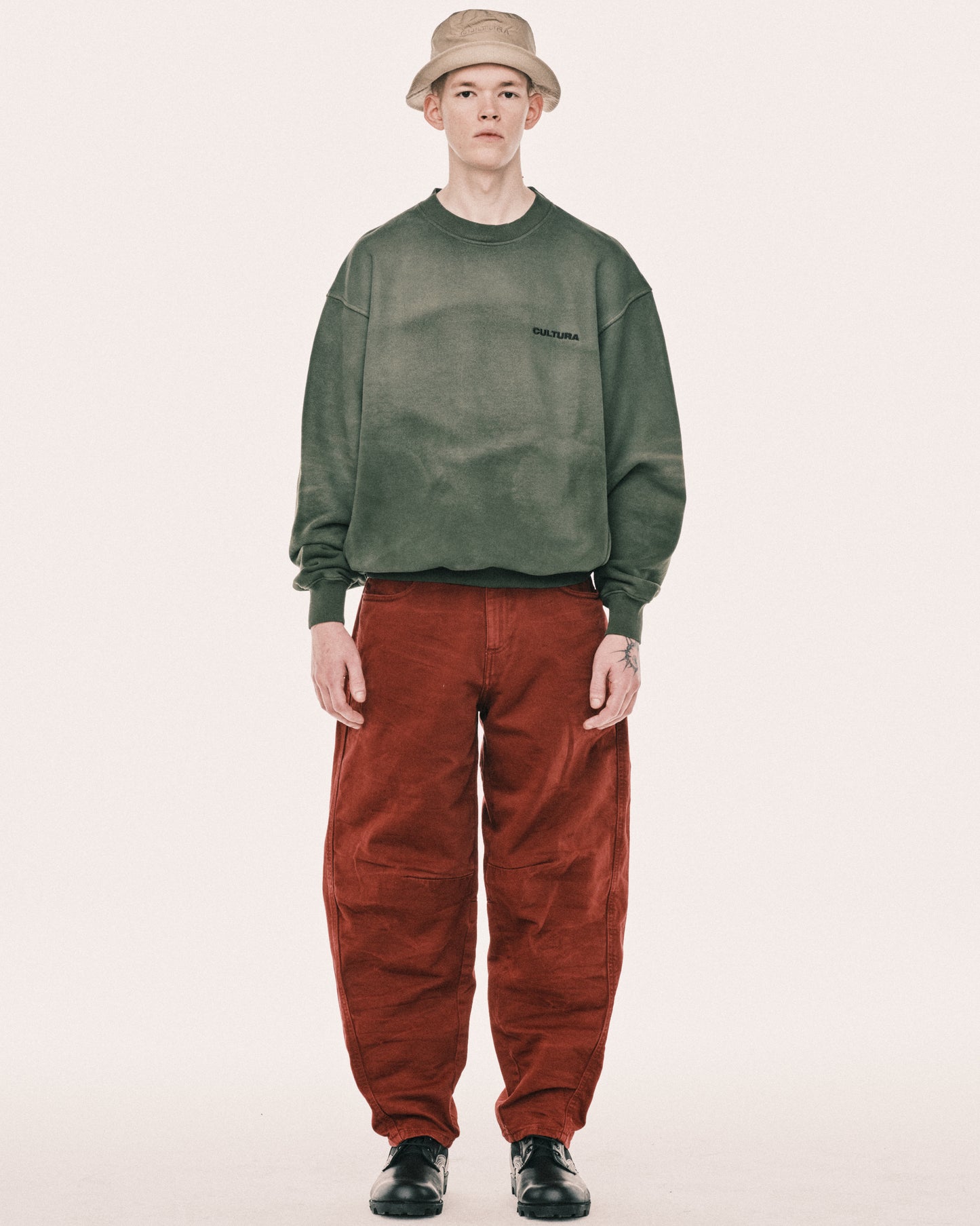 CREWNECK SWEATSHIRT J006
